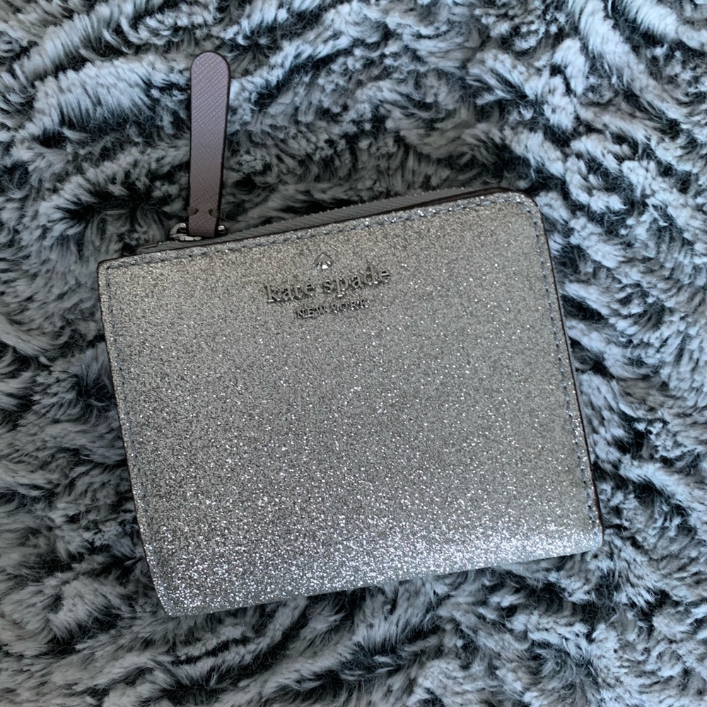 ♠️ NWOT Kate Spade Silver Glitter Wallet